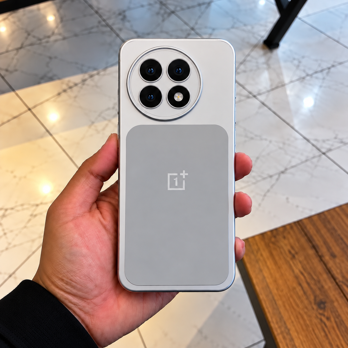 OnePlus Series - Arctic Blue Chrome Case